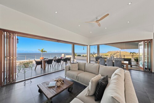 Lahara Penthouse, Cas Abou