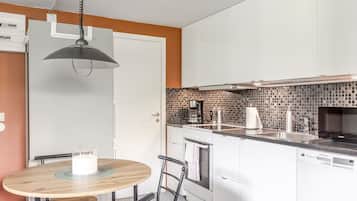 KylskÄp, mikrovÄgsugn, ugn och diskmaskin