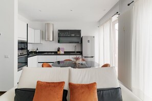 Fridge, microwave, oven, dishwasher