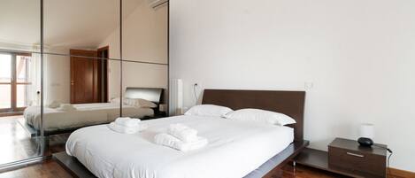 1 bedroom, iron/ironing board, WiFi