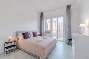 2 bedrooms, iron/ironing board, bed sheets