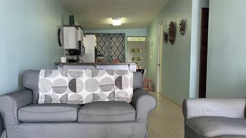 Comfort Apartment, 2 Bedrooms, Kitchen | Living area