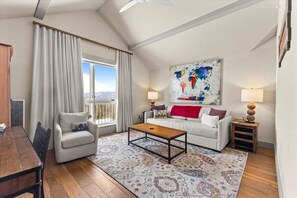 Smart-tv och eldstad