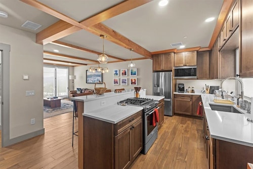 Gorgeous NEW Trapp Villa: Mountain View, Pool&More