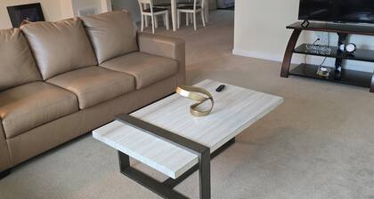 Charming 3-bedroom townhome in Midlothian with WiFi, TV and AC