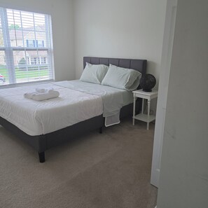 3 bedrooms, iron/ironing board, WiFi, bed sheets