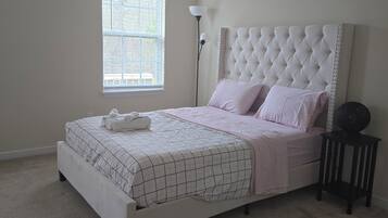 3 chambres, fer et planche Ă repasser, Wi-Fi, draps fournis