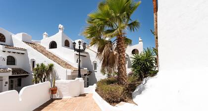 Seaview/3BED/Sauna/Pool/Parking REF033