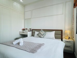 2 chambres, coffres-forts dans les chambres, bureau