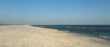 Beach nearby, sun loungers, beach towels