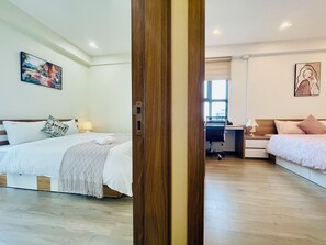 2 habitaciones, escritorio, tabla de planchar con plancha y wifi