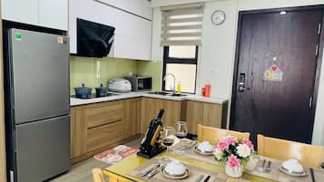 Fridge, microwave, oven, electric kettle