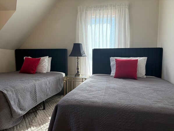 1 bedroom, desk, iron/ironing board, WiFi