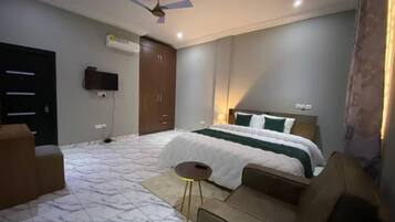 1 chambre, coffres-forts dans les chambres, bureau