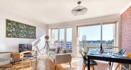 Le Super 8 â Parking Gratuit, Balcon, 100mÂČ,Wi-Fi