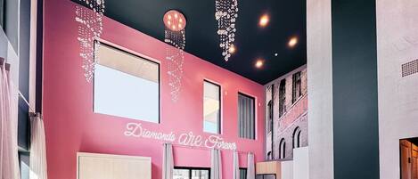 Smart-TV, Tischtennisplatte