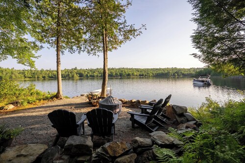 Cozy Lakefront Cabin • Winter Escape on Sebec Lake