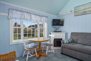 Una Smart TV, una chimenea