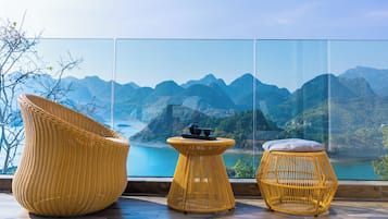 Habitación doble clásica, vista al lago | Tabla de planchar con plancha y wifi gratis