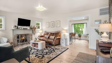 Smart TV, fireplace, music library