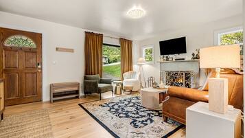 Smart TV, fireplace, music library