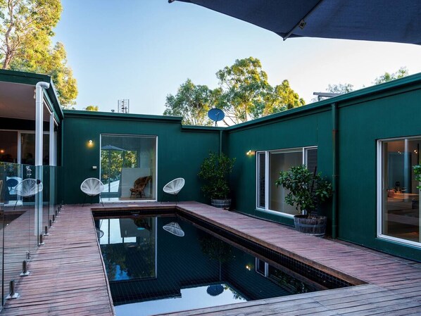 Outdoor pool - Montez Home Oasis: Private Pool Retreat (Castlemaine)