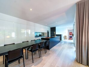 Dining - Montez Home Oasis: Private Pool Retreat (Castlemaine)