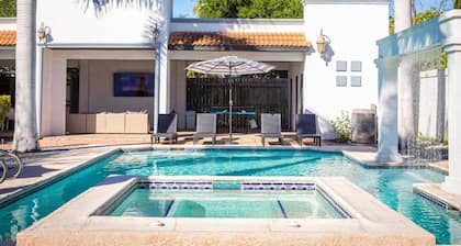 Cozy Mansion / Pool & Jacuzzi / Cinema / Game Room