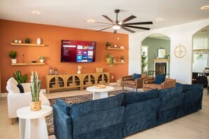 Télévision, cheminée, jeux vidéo, table de tennis de table