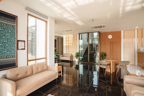 Lobby sitting area - Sand & River Hotel (Sang Khom)