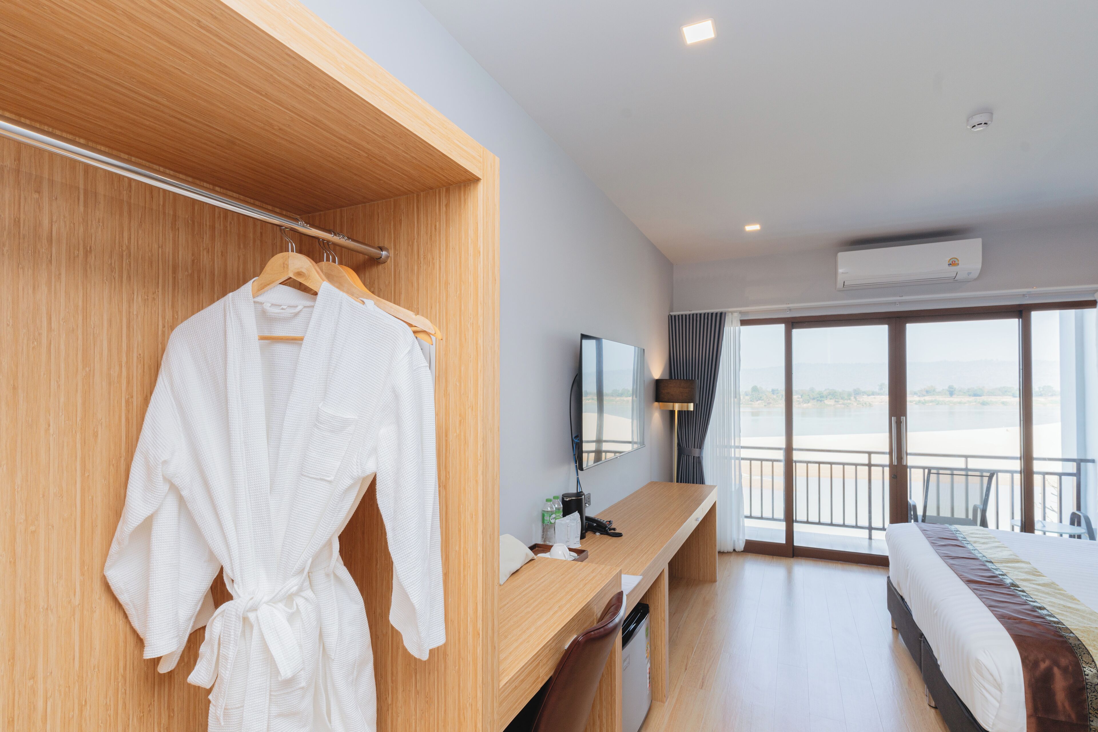Minibar, wifi gratis y ropa de cama 