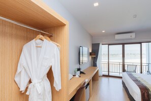 Een minibar, gratis wifi, beddengoed