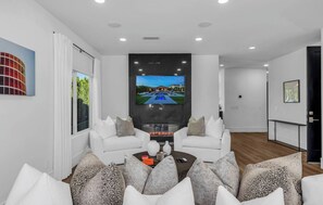 Living area - 4BR Desert Home: Free Heated Pool & Spa, Arcade Games, Fire Pit & Grill (Coachella)