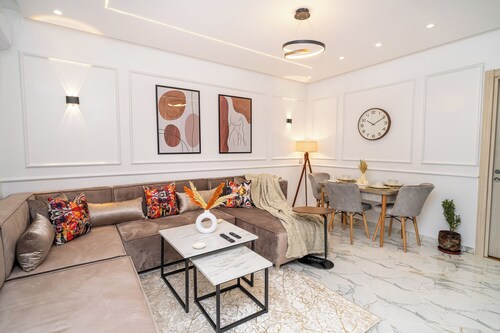 Chic apartment 2 minutes from the beach