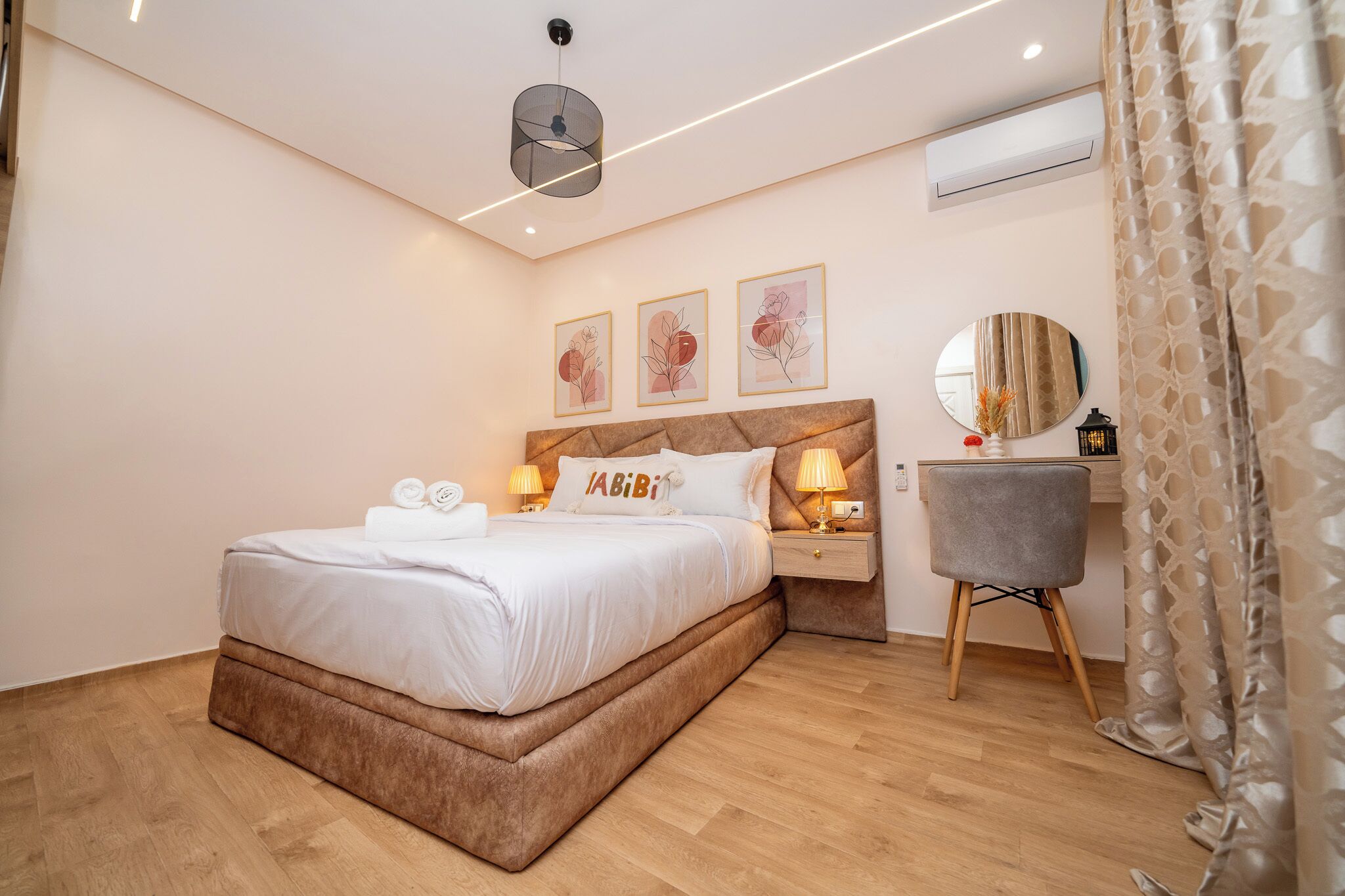 1 chambre, bureau, fer et planche à repasser, Wi-Fi gratuit