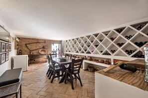 Dining - Rustic Retreat with Pool and Stunning Views (Altura)