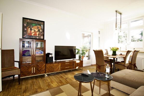 Unclassified image, 1 of 12, button