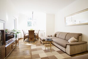 Unclassified image, 2 of 12, button