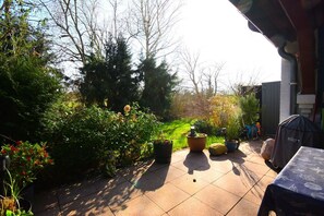 Unclassified image, 3 of 12, button