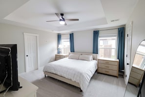 3 chambres, fer et planche à repasser, Wi-Fi gratuit, draps fournis