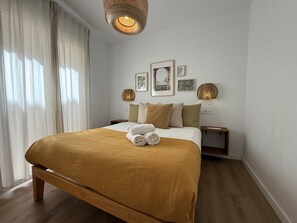 2 bedrooms, iron/ironing board, Internet, bed sheets