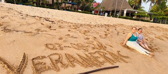 Charming 1-bedroom room with AC, refrigerator, WiFi, outdoor cooking area, pool,