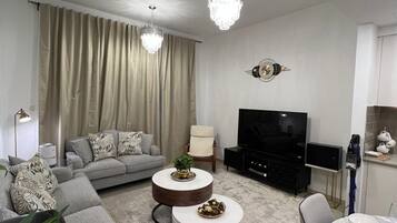 Smart TV, fireplace, computer monitors