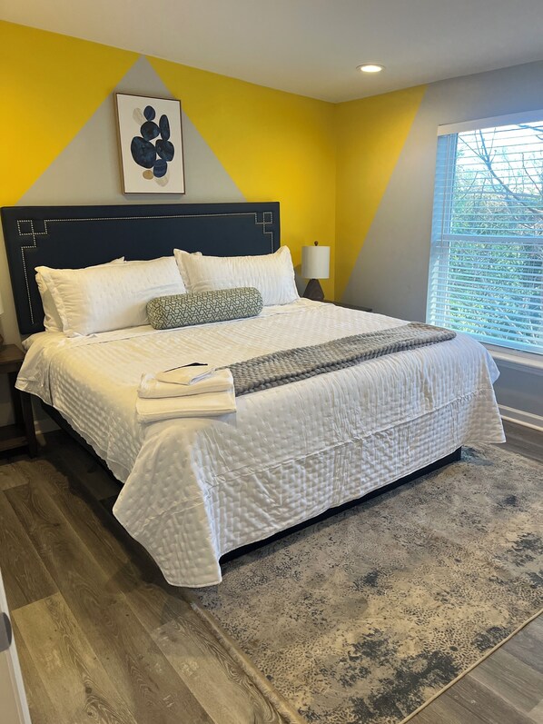 2 bedrooms, desk, iron/ironing board, WiFi