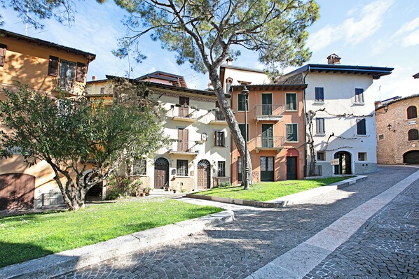 Esterni