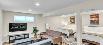 4BR Family Getaway w/ King Bed + 5 TVs, Mins to DC/OldTown,Gameroom,Pet Friendly