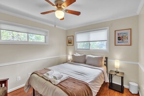 4 bedrooms, desk, iron/ironing board, travel cot