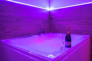 Dusche, Haartrockner, Bidet, Handtücher