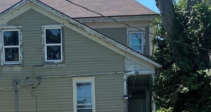 Centrally Located near MarkTwain Caves, Downtown, Nature Trails, Winery 5mins