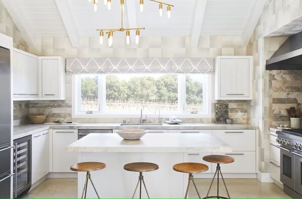 Refrigerador, horno, parrilla de estufa y lavavajillas